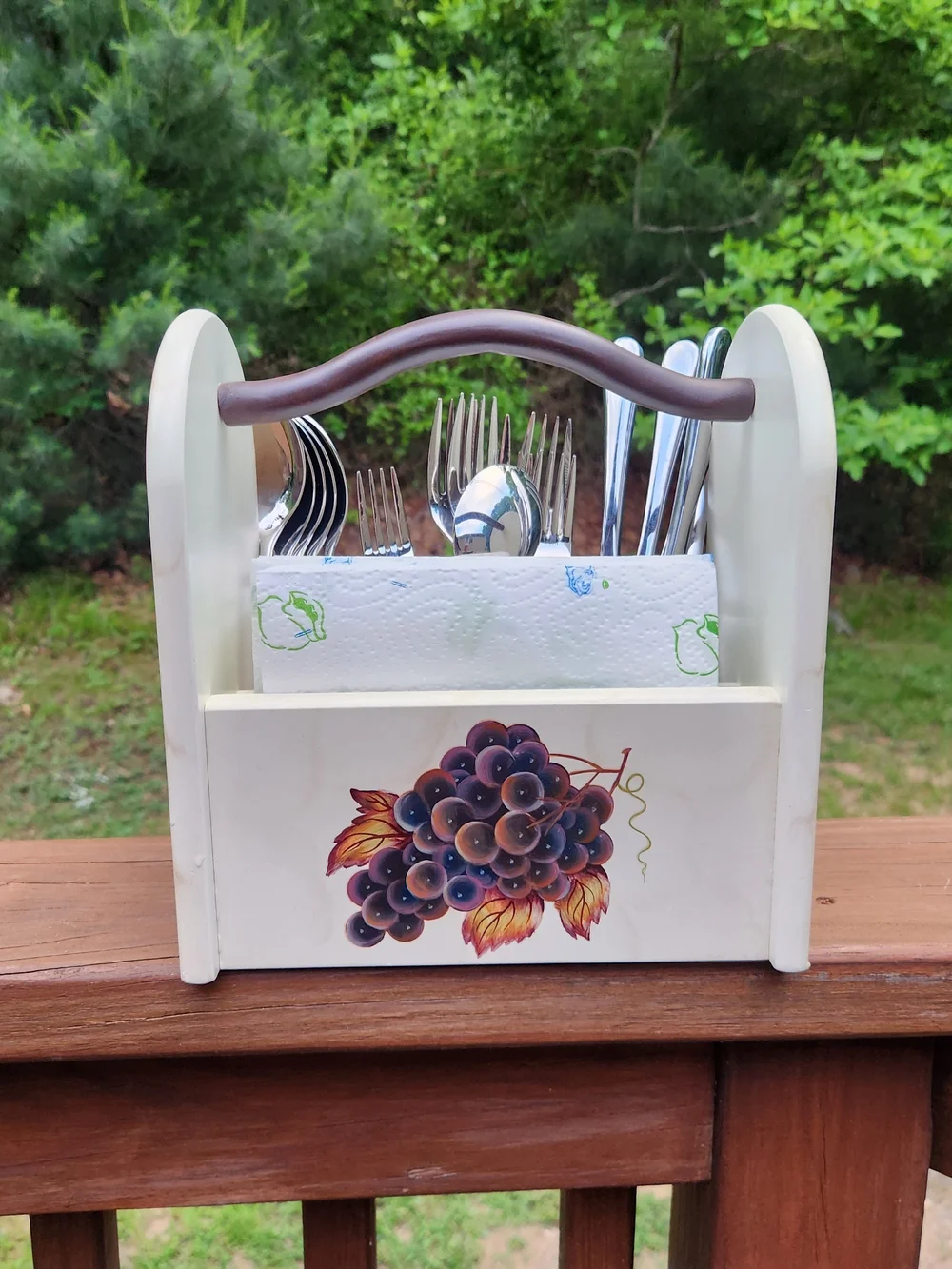 Pomerantz Wooden Utensil Caddy with Grape Motif